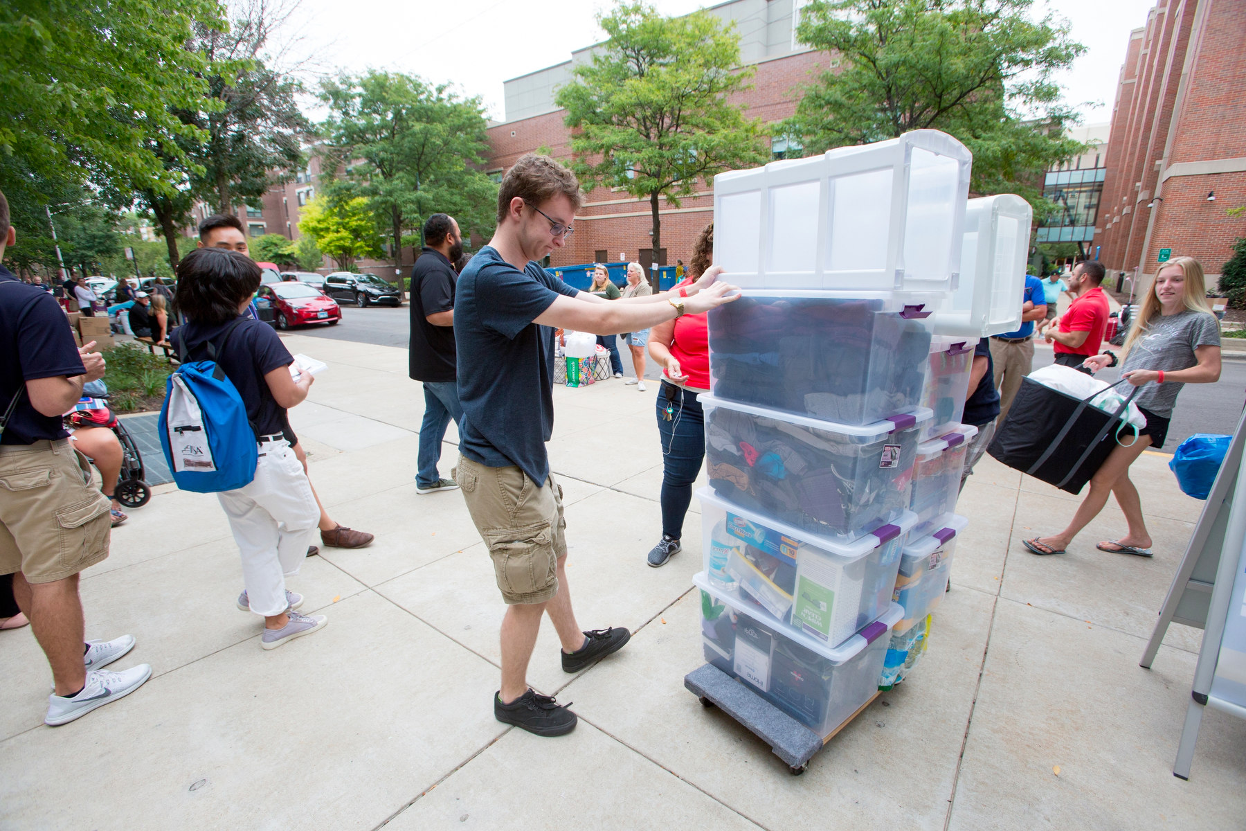 Esteban greets students during Move-In